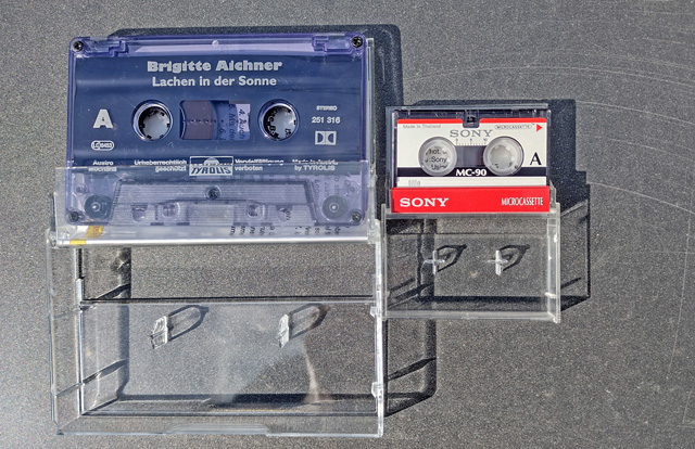 Microcassette